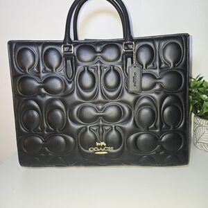 Coach Large Maggie Tote In Signature Leather